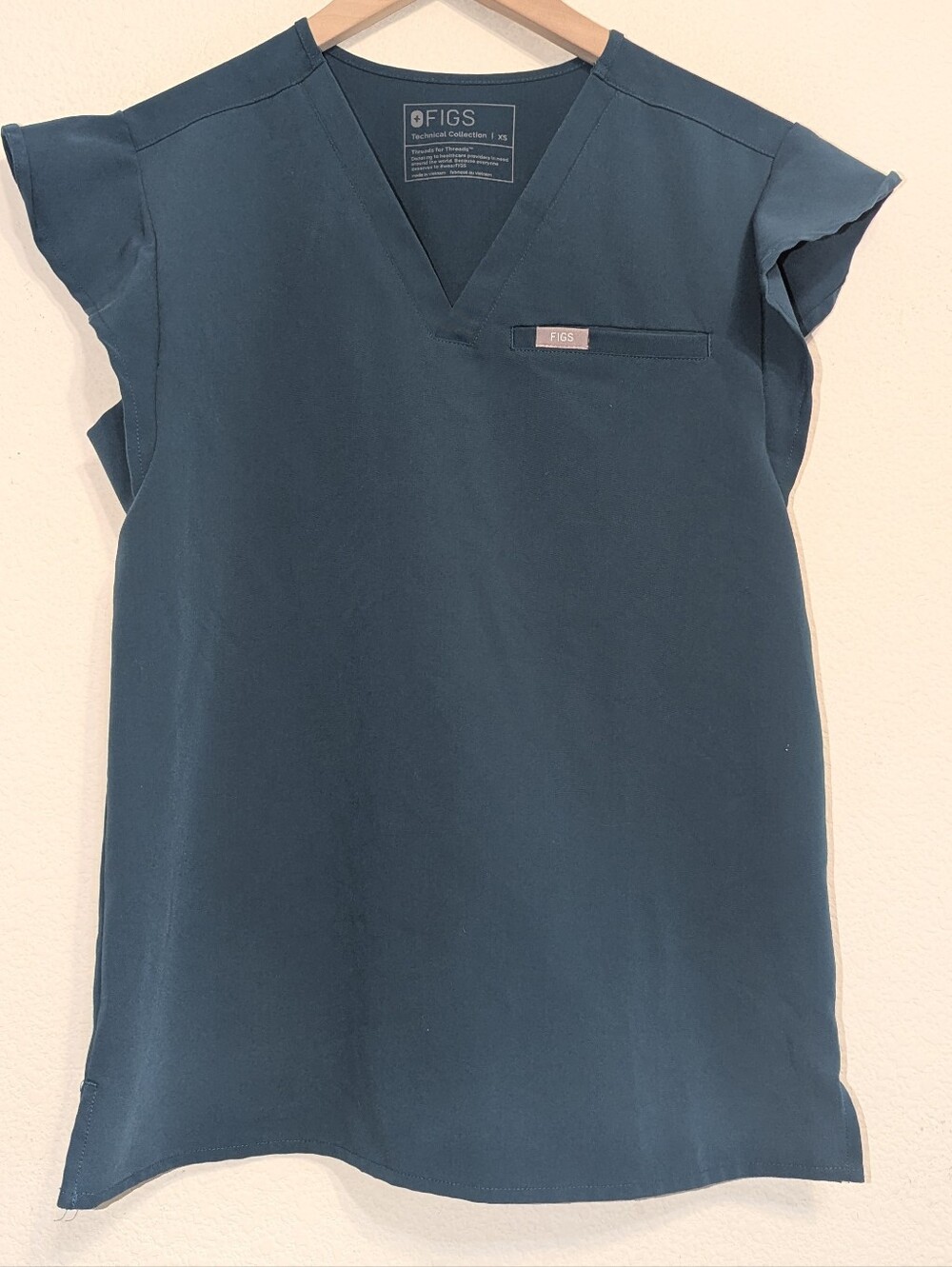 Figs Natal Flutter Sleeve Scrub Top Womens XS V-Neck  Caribbean Blue Medical